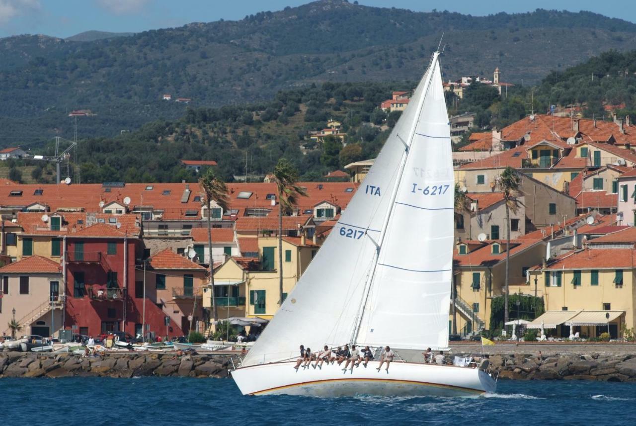 Casa Vacanze Cristina Imperia Εξωτερικό φωτογραφία